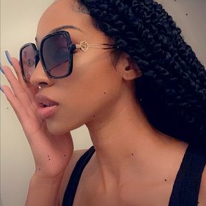 Meet your Posher, Desiree